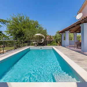 Casa Vian Pola