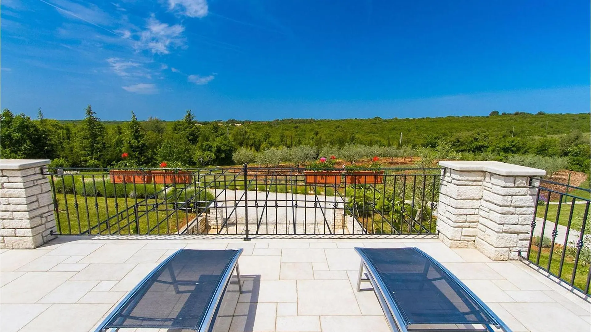 Villa Veronika Pula 0*,  Croatia